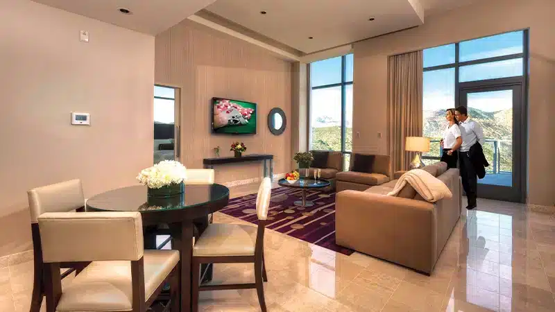 Hotel Suite 2021